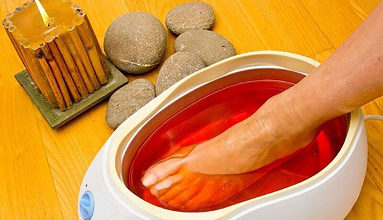Pedicure Deluxe with Paraffin Treatment